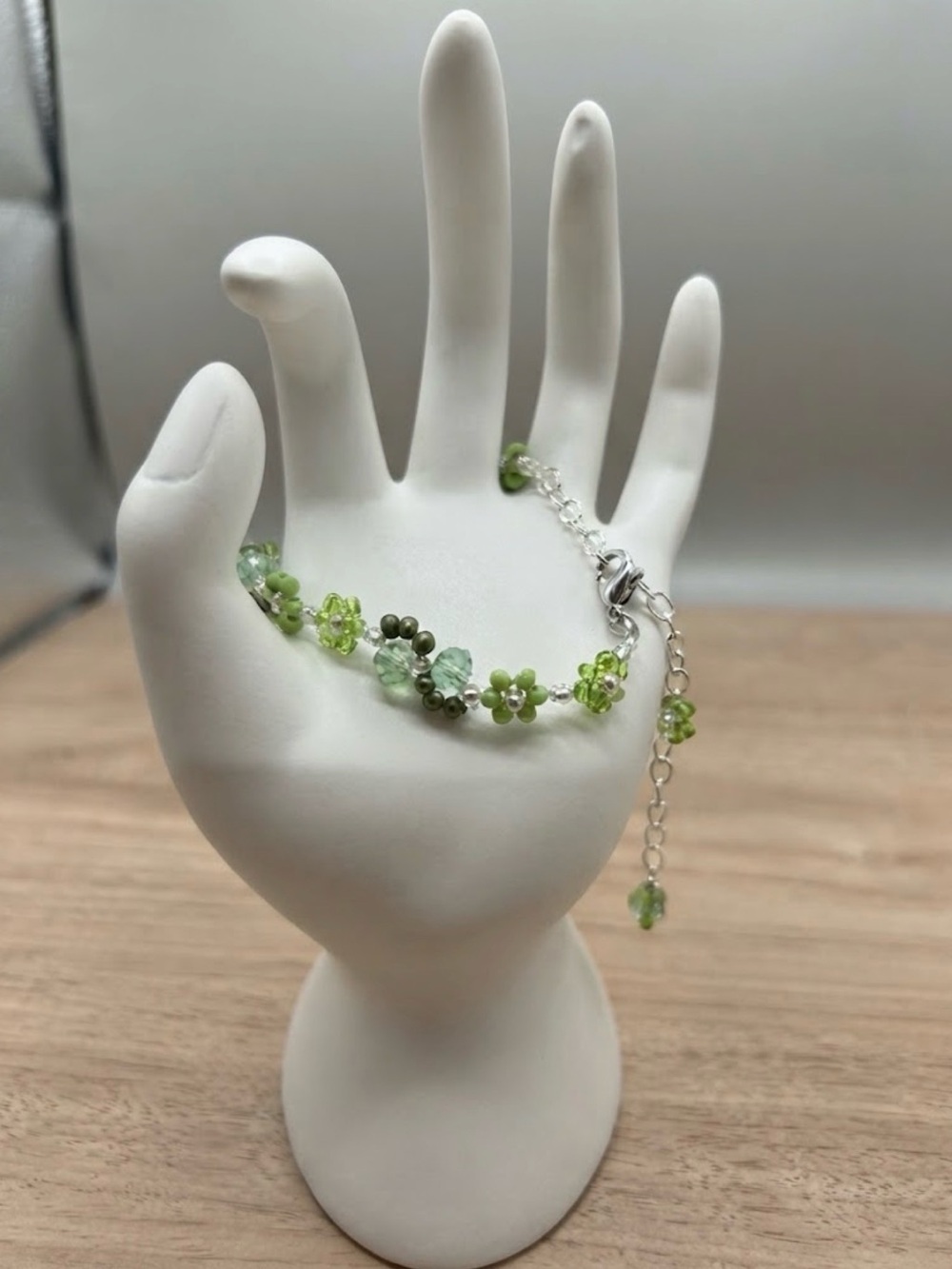 Delicate Light Green Floral Bead Bracelet - Women Jewelry